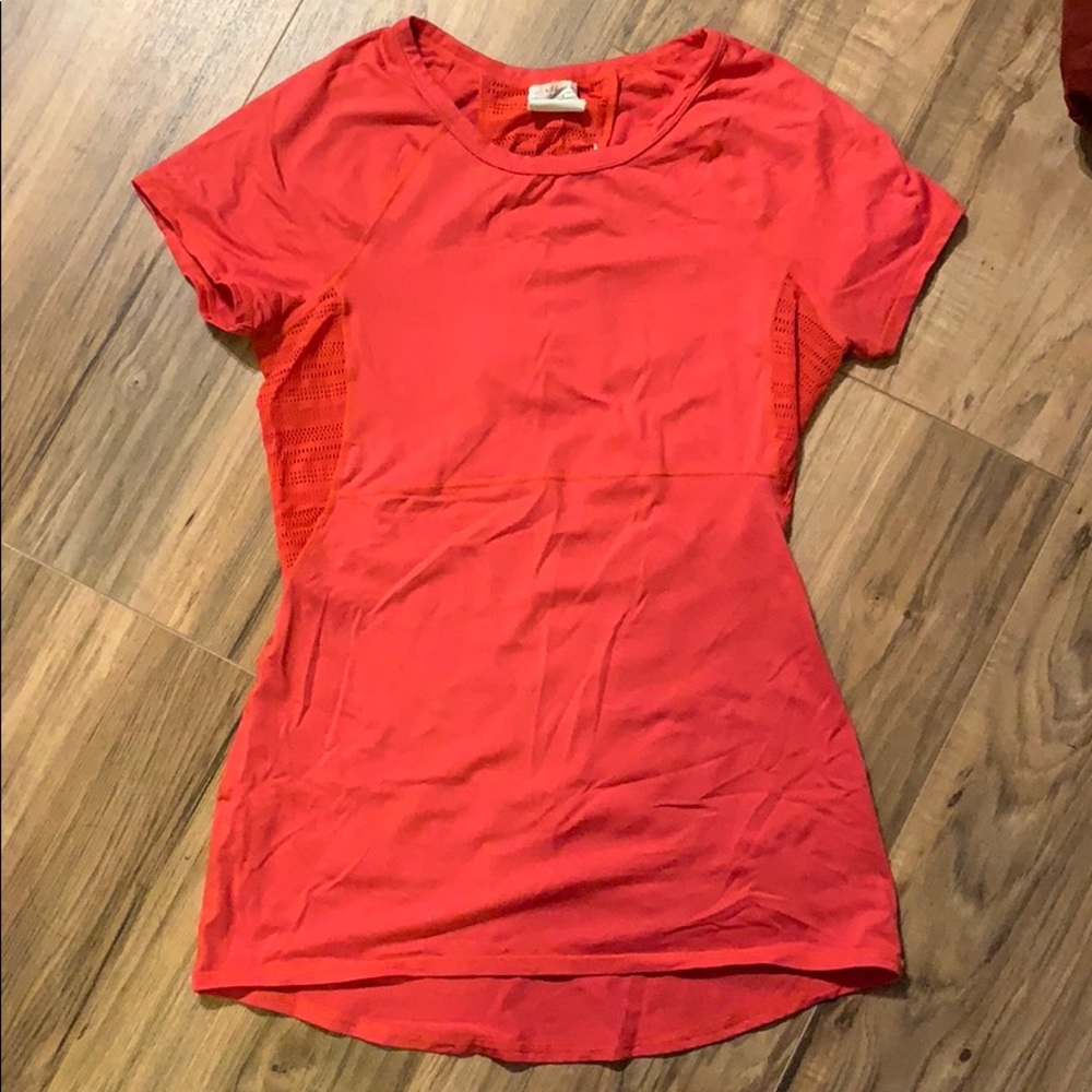 Roxy top w/ruched back
